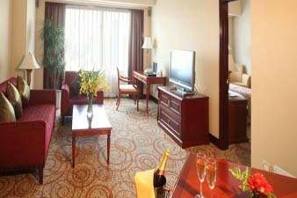 Guxiang Hotel Shanghai (Former Howard Johnson Plaza Shanghai)